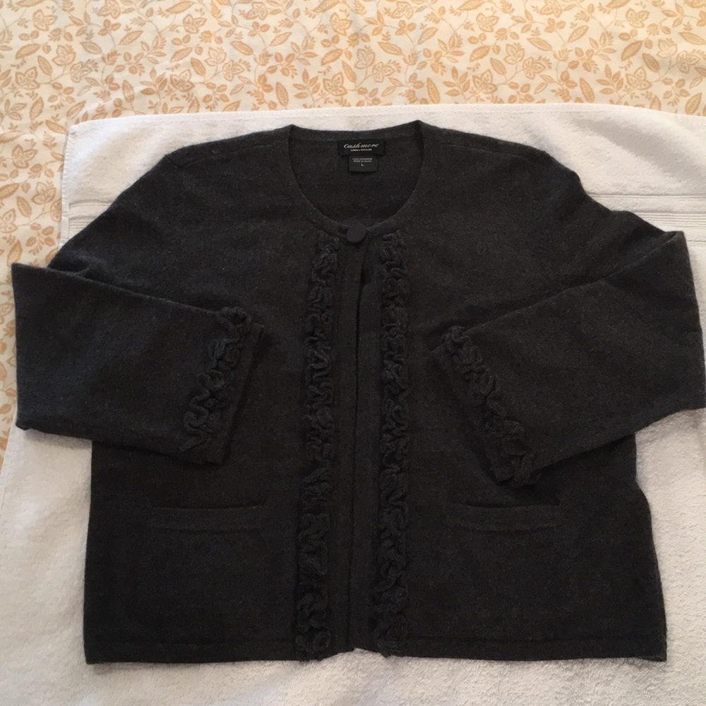 Lord and Taylor 100% cashmere grey cardigan